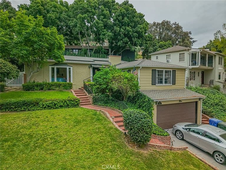 Listing photo 3