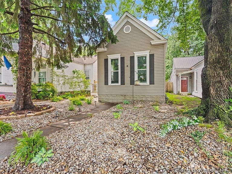 Listing photo 4