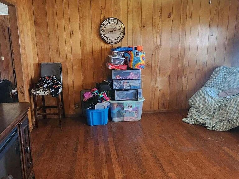 Listing photo 5
