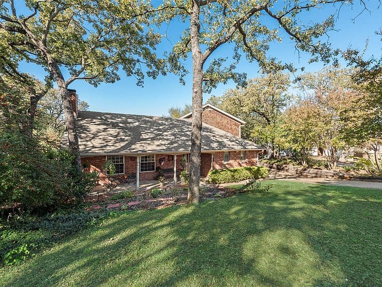 Listing photo 4