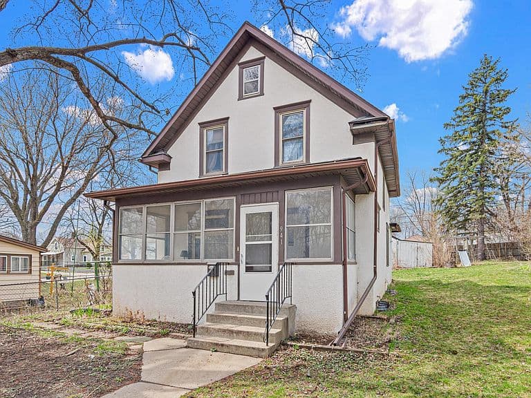 Listing photo 2