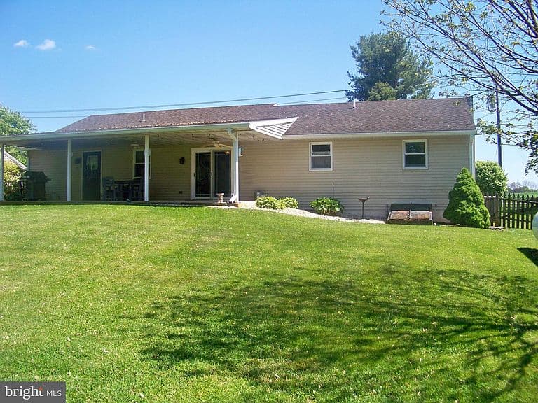 Listing photo 4
