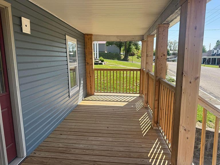 Listing photo 2