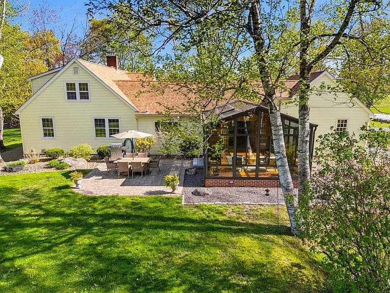 Listing photo 4