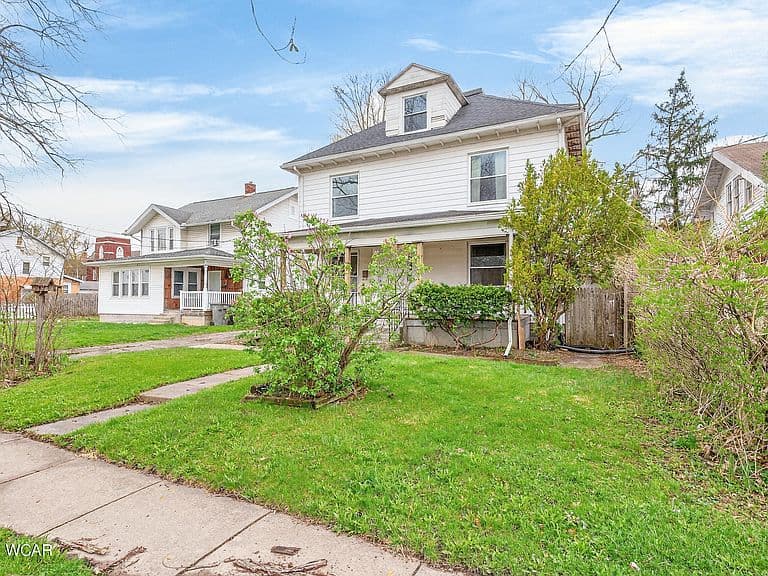 Listing photo 3