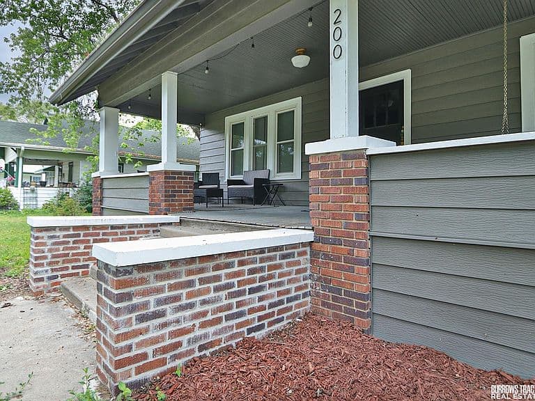 Listing photo 3