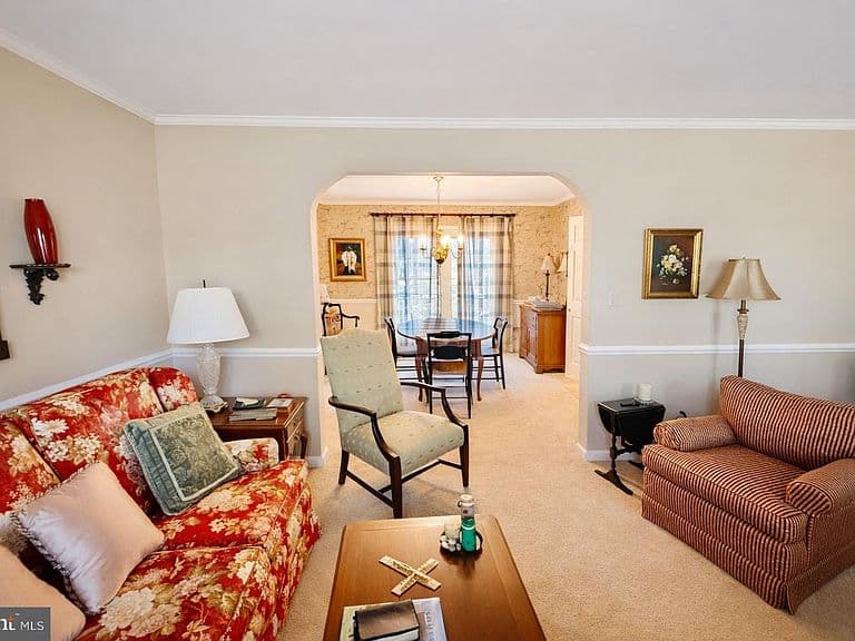 Listing photo 5