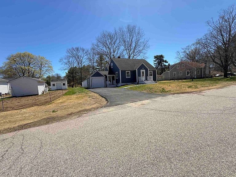 Listing photo 2