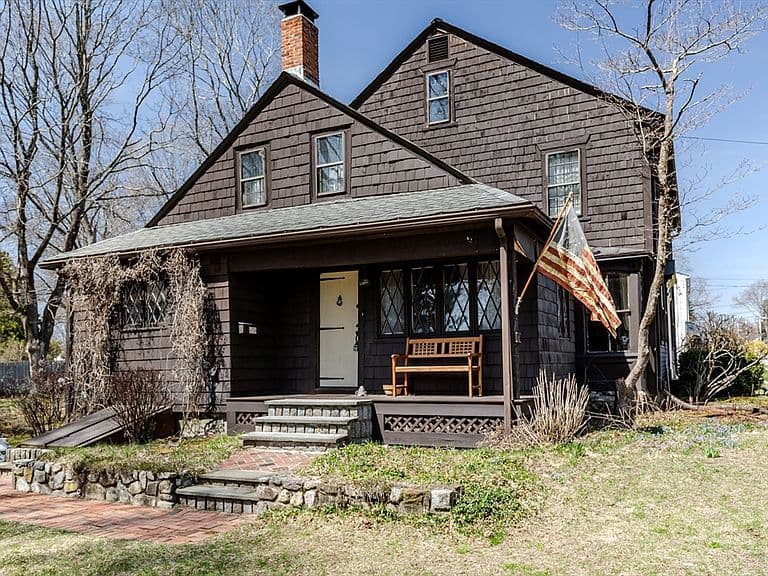 Listing photo 2