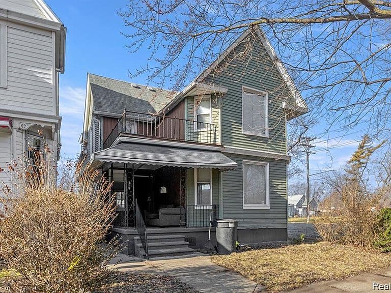 Listing photo 2
