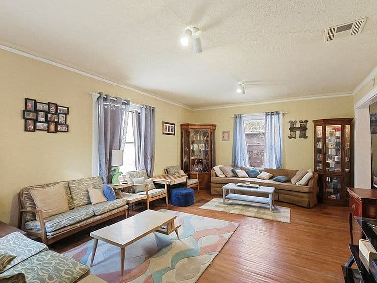 Listing photo 4