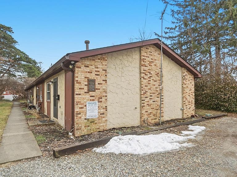Listing photo 4