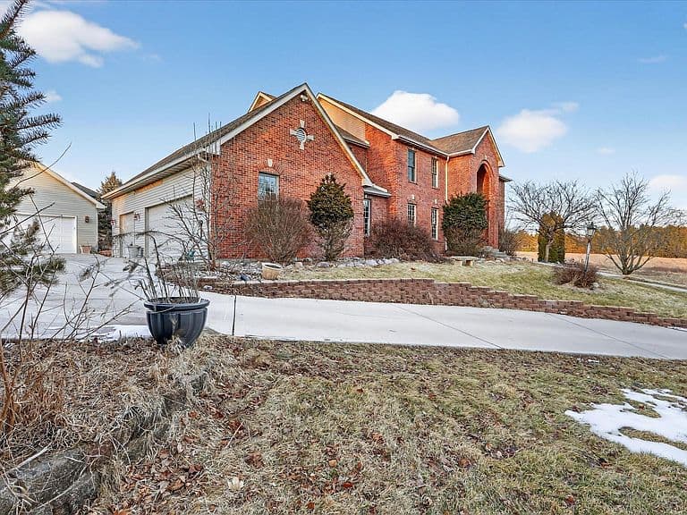Listing photo 4