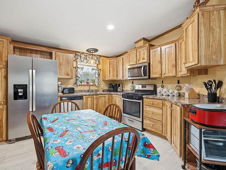 Listing photo 5