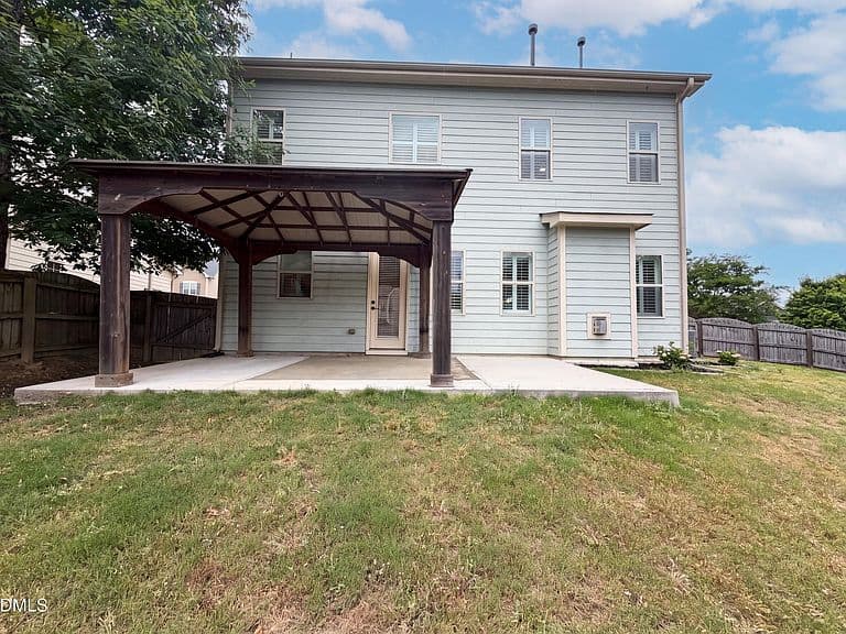 Listing photo 5