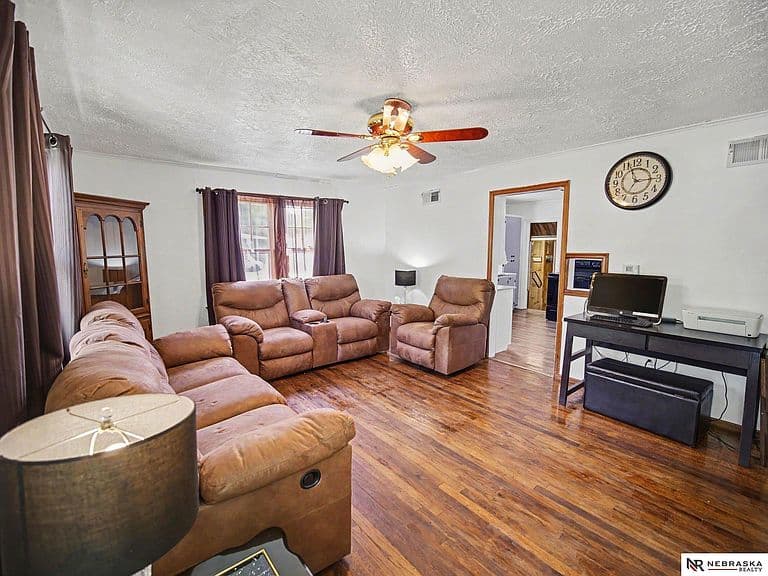 Listing photo 4