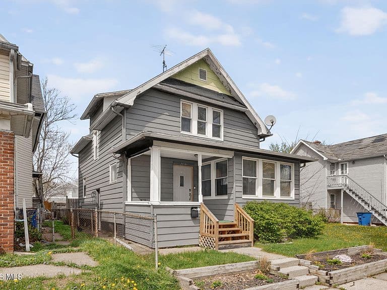 Listing photo 3