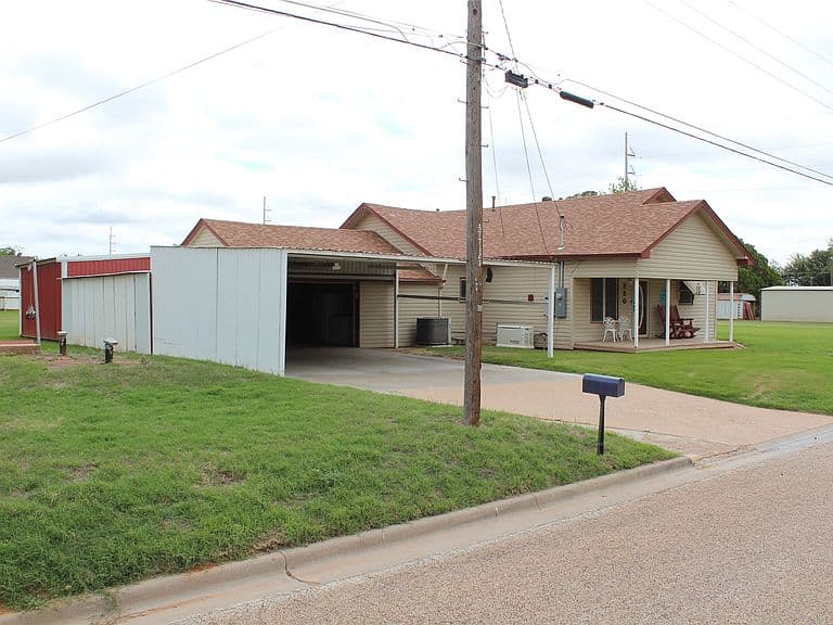 Listing photo 3