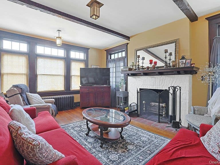 Listing photo 3