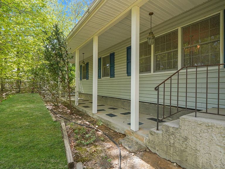 Listing photo 5