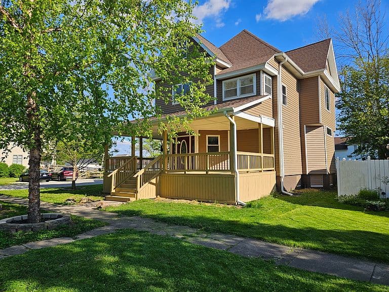 Listing photo 4