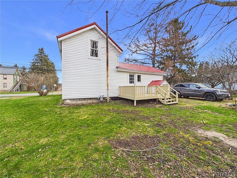 Listing photo 5
