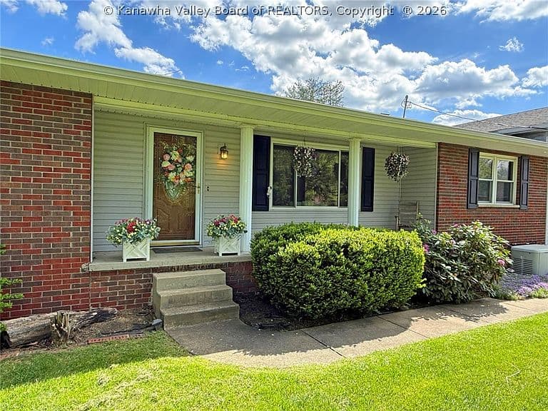 Listing photo 4