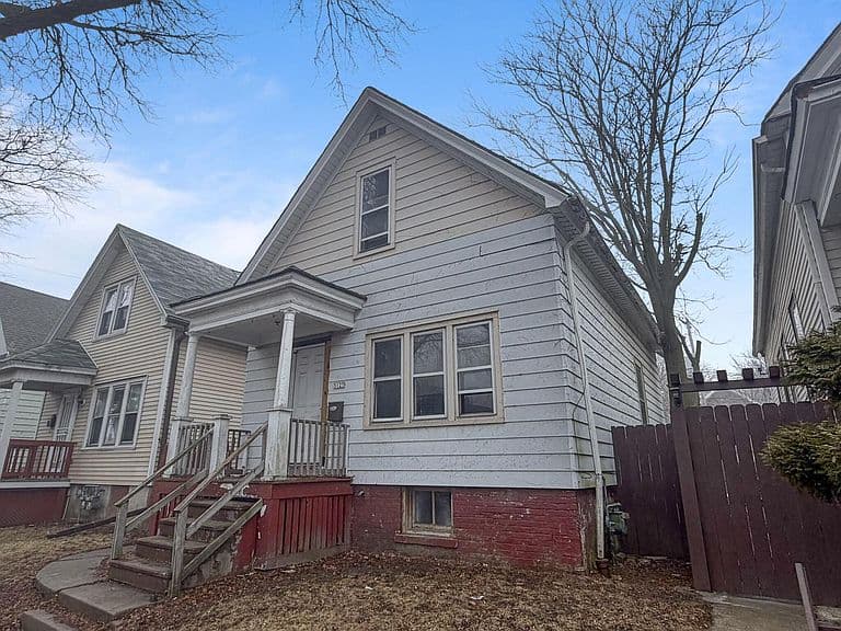 Listing photo 3