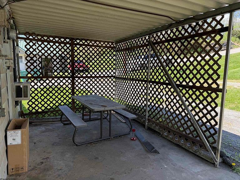 Listing photo 5