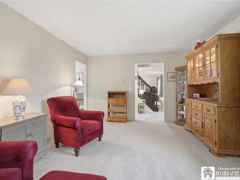Listing photo 5