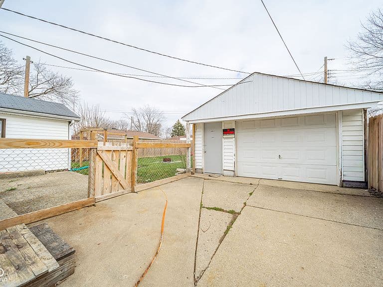 Listing photo 4