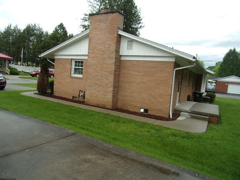 Listing photo 5