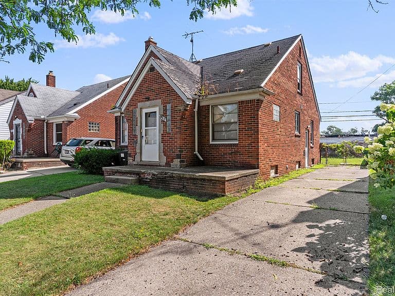 Listing photo 5