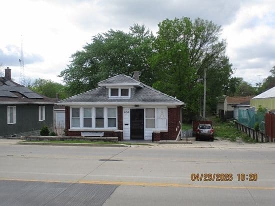 Listing photo 2