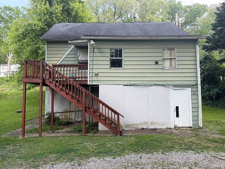 Listing photo 5