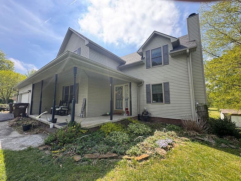 Listing photo 2