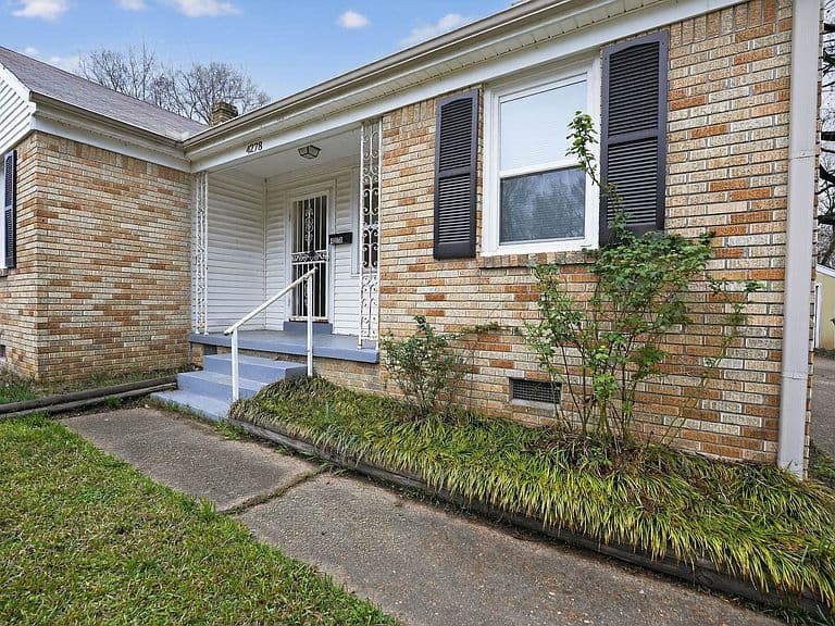 Listing photo 5