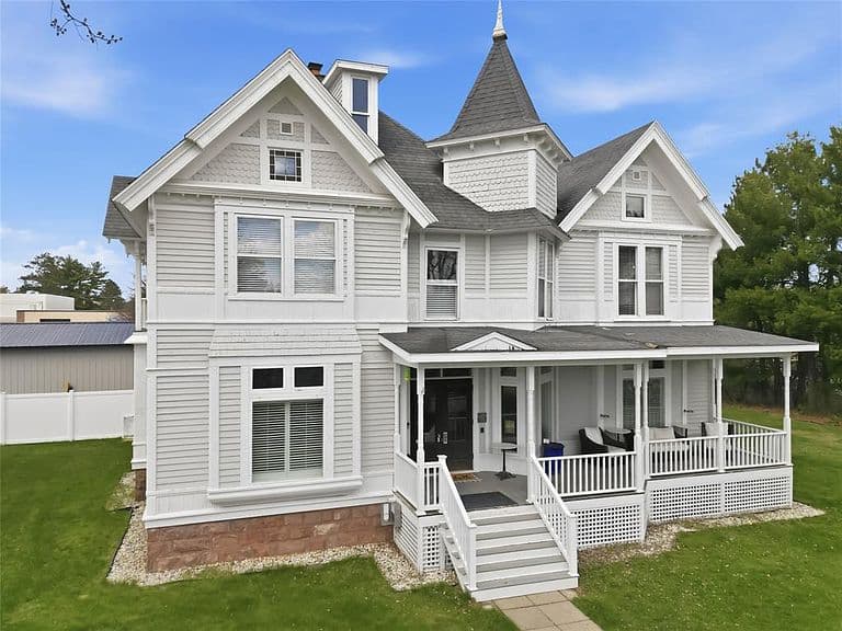 Listing photo 5