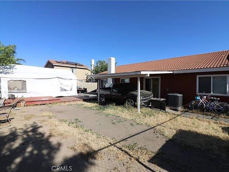 Listing photo 5