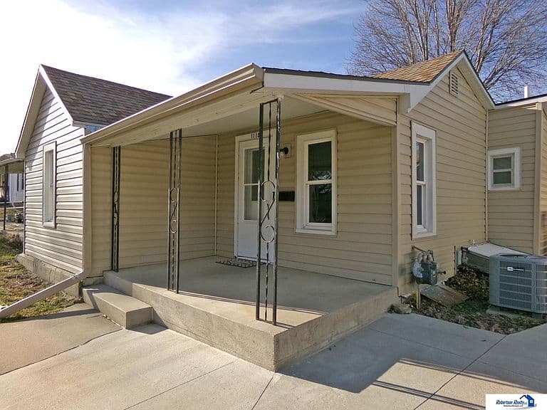 Listing photo 2