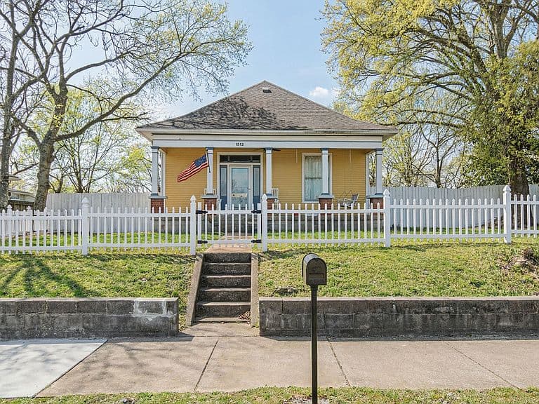 Listing photo 3