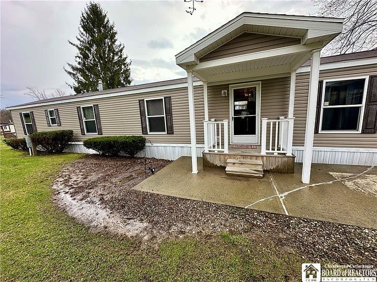 Listing photo 2