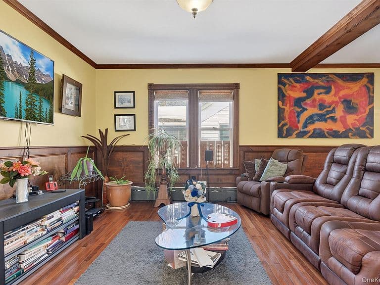 Listing photo 4