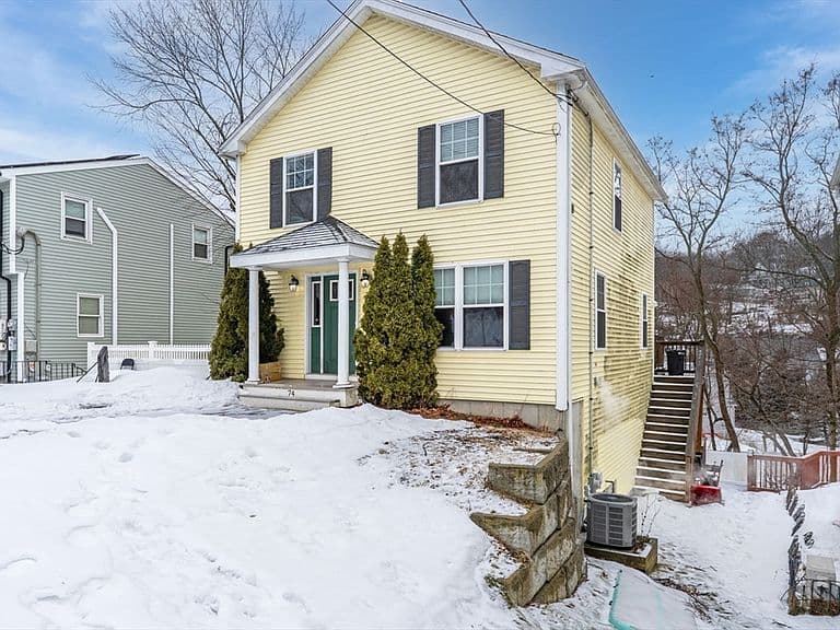 Listing photo 2