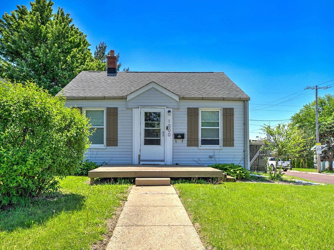 Primary listing photo