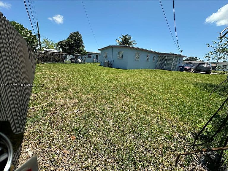 Listing photo 4