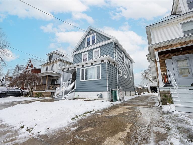 Listing photo 3