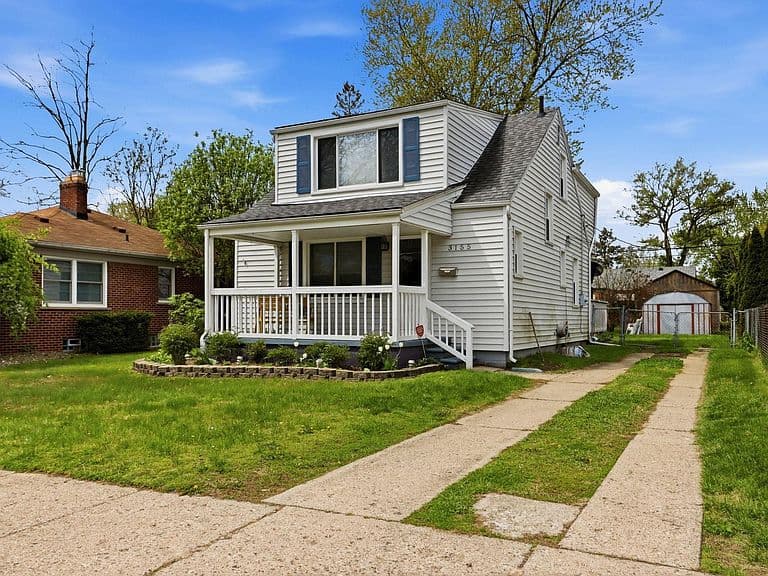 Listing photo 2