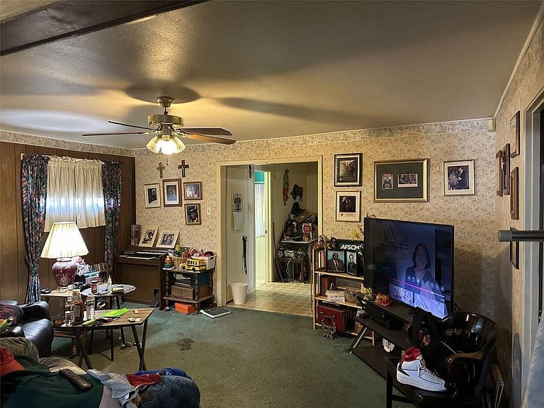Listing photo 5