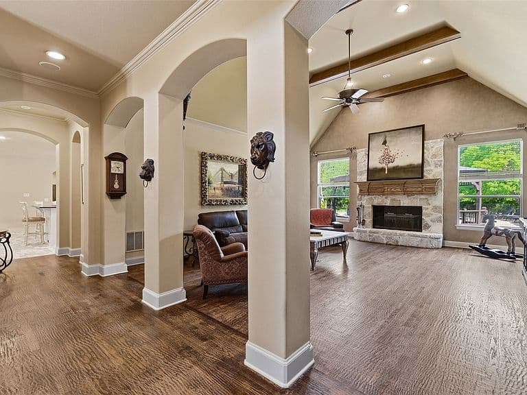 Listing photo 4